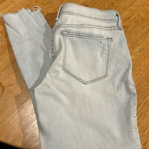 Old Navy Distressed Cropped Jeans (Rockstar Mid-rise)